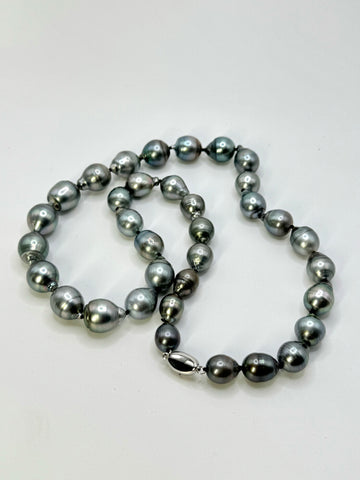 MOVING SALE: 22” TAHITIAN PEARL NECKLACE