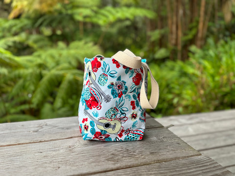 Ukulele SMALL MARKET TOTE